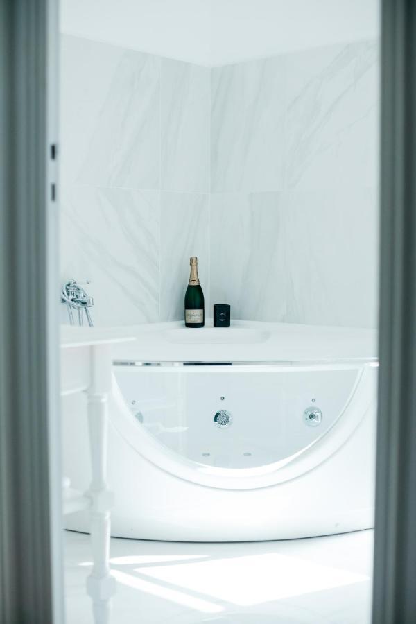 Les Precieuses Suites & Spa II Авиньон Экстерьер фото